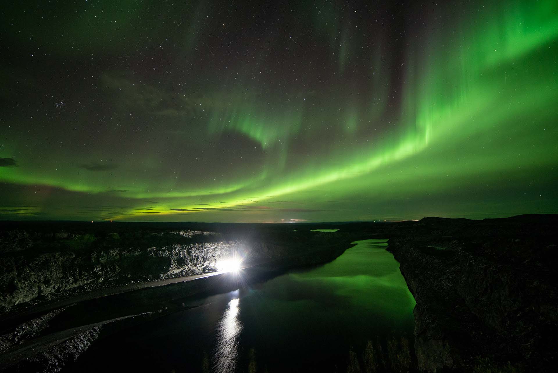 Prospecting performed by Protek in the Northern Lights. The image is used as an illustration on the Sustainability page.