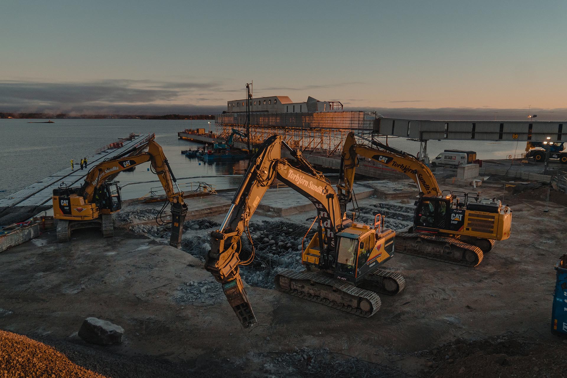 Torbjörn Sundh - hydraulic hammer - rock handling - excavators - Caterpillar - Umeå harbor - start page - Nordisk Bergteknik
